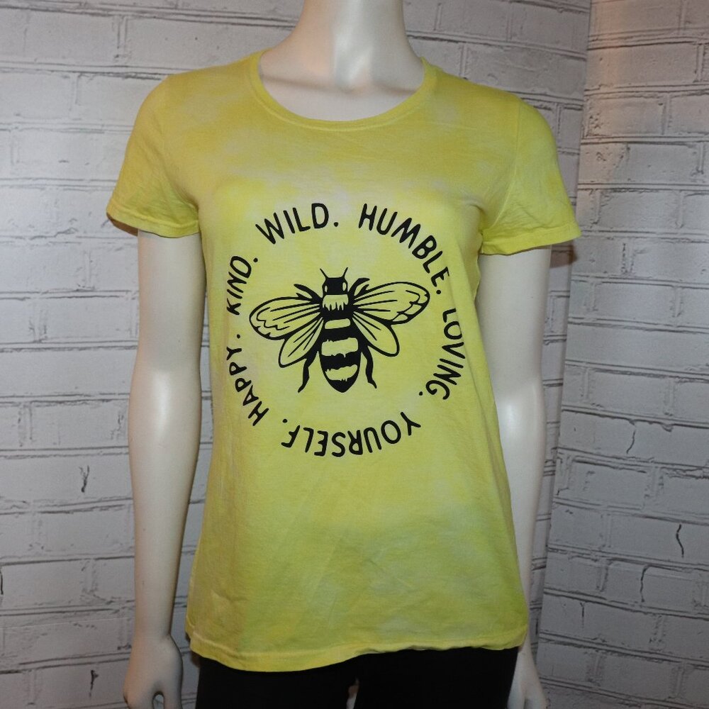 🐝🌼 Handmade Bee Happy Tee · Size M · Tie-Dyed & Heartfelt